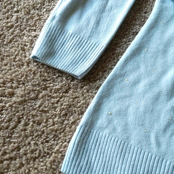 Sweater & Scarf - Picture 13 of 17